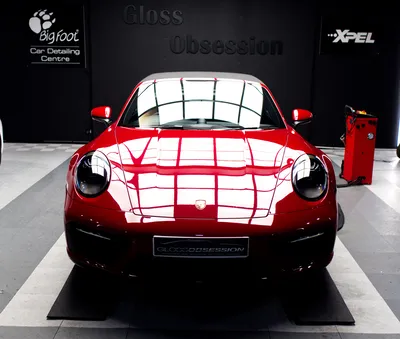 Protection intégrale en film PPF X-PEL pour Porsche 992 Targa en Bretagne.