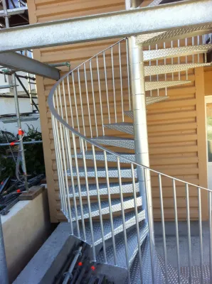 FABRICATION ESCALIER HELICOIDAL SUR MESURE MARTIGUES PACA 13