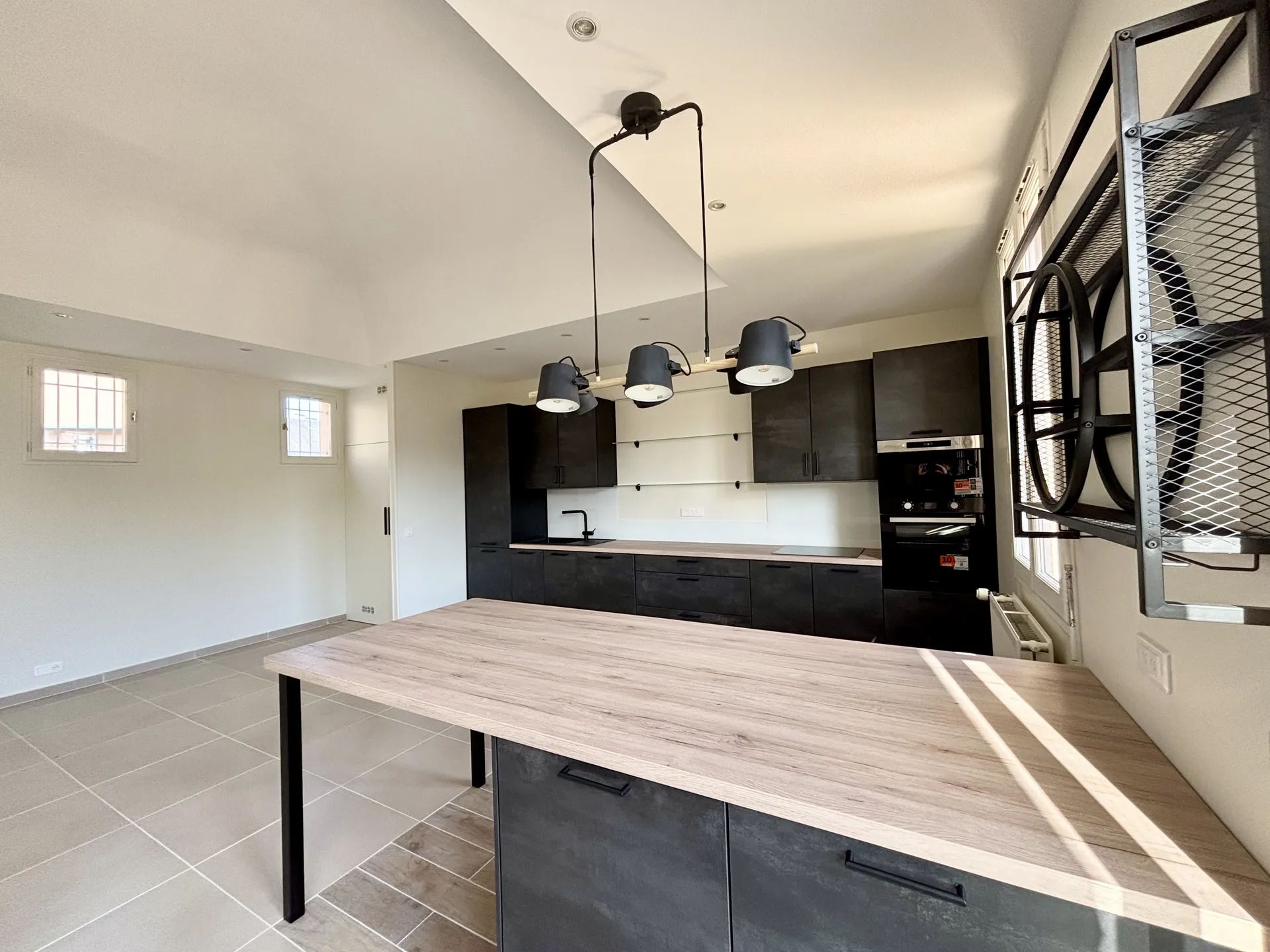 Vivre à Versailles dans un superbe appartement lumineux de 122 m² avec jardin privatif à 200 mètres du Château de Versailles