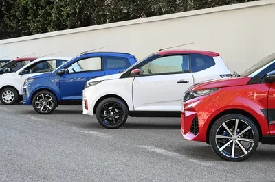 Location de voiture électrique sans permis à Meximieux pour moyenne durée, accessible dès 14 ans à partir de 440€ TTC par mois