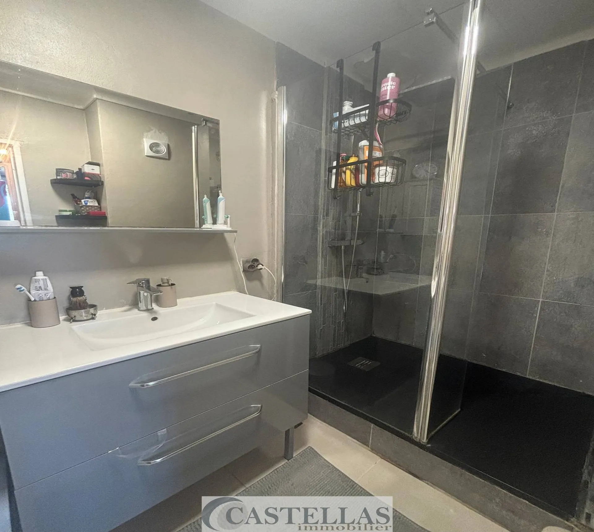 T3 centre d'Aubagne proche commodités et Tramway