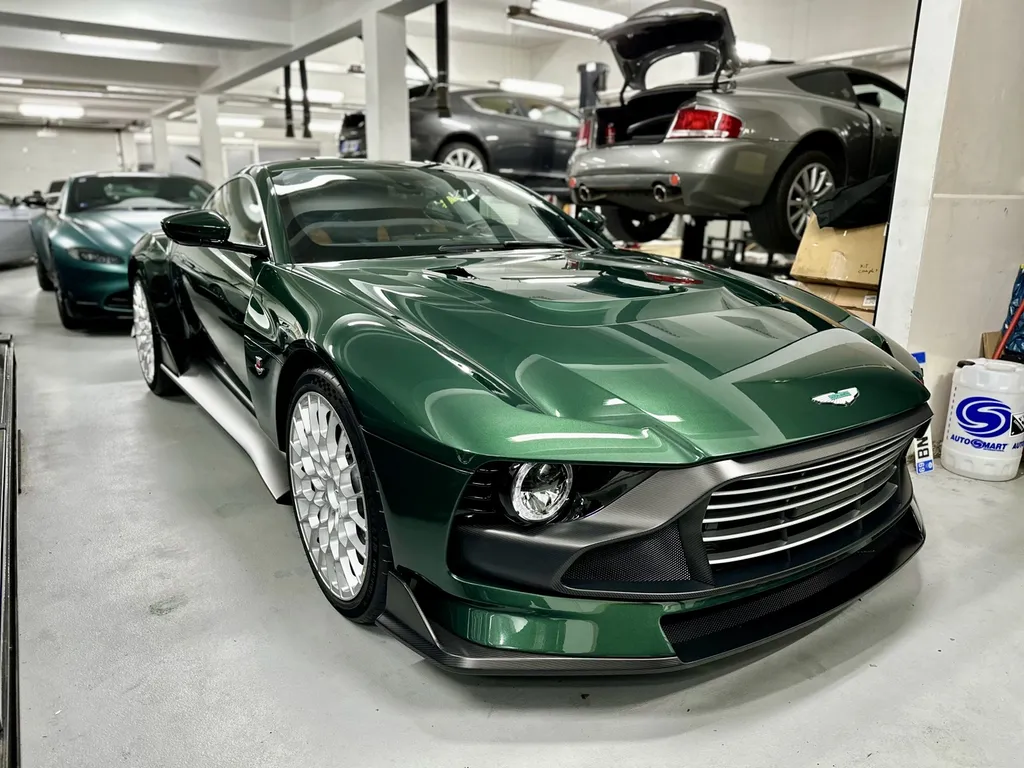 Traitement céramique Lyon protection carosserie Aston Martin Valour 