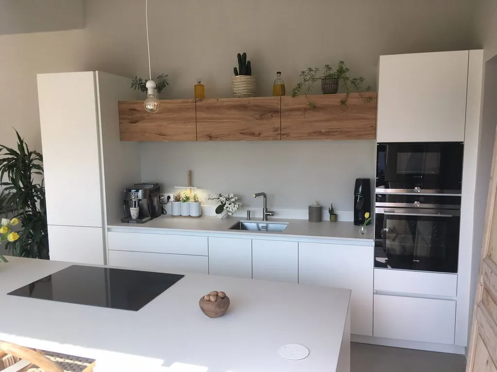cuisine blanche et bois lucenay