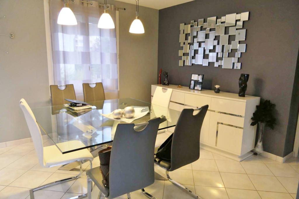 À acheter maison sur env. 418 m² de terrain clos proche Elbeuf 76500