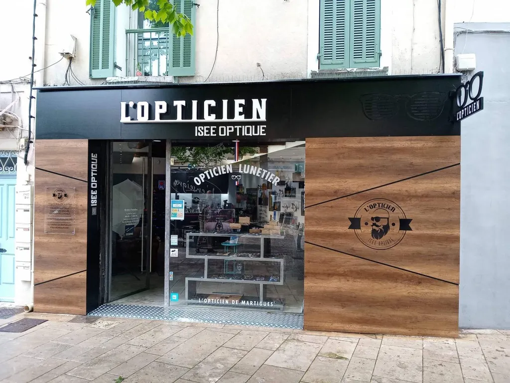habillage de façade en bois pour magasin marseille