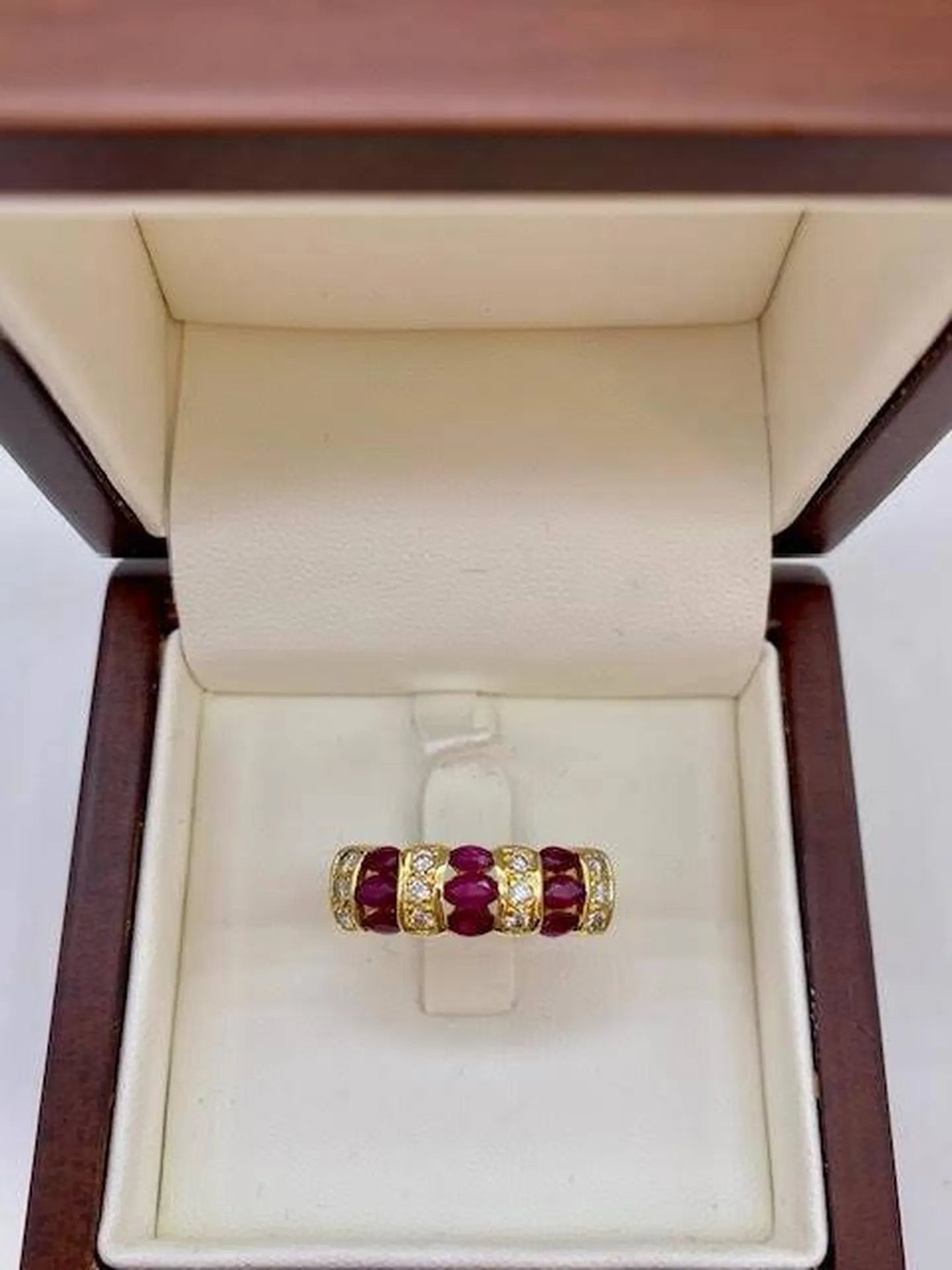 Sublime Création : Rubis et Diamants en Symphonie chez Or Ligne