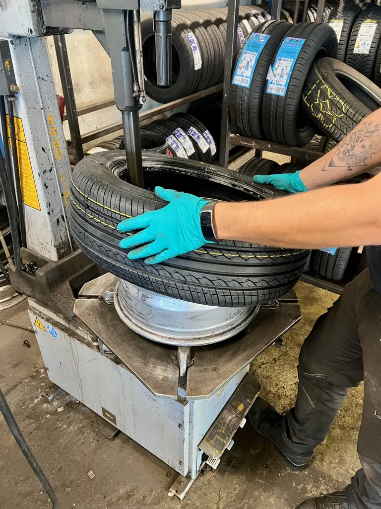 Montage de pneumatiques dans nos garages sur Ales et Nimes