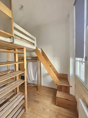 Achat appartement deux pièces sur Bordeaux centre proche TRAM dans immeuble en pierre et petite copropriété