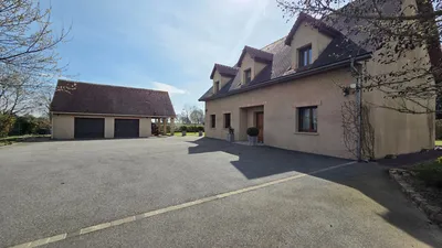 maison contemporaine de 200 m² sur un terrain clos et paysagé de 1800 m², entre Dieppe et Eu, proche de Penly.