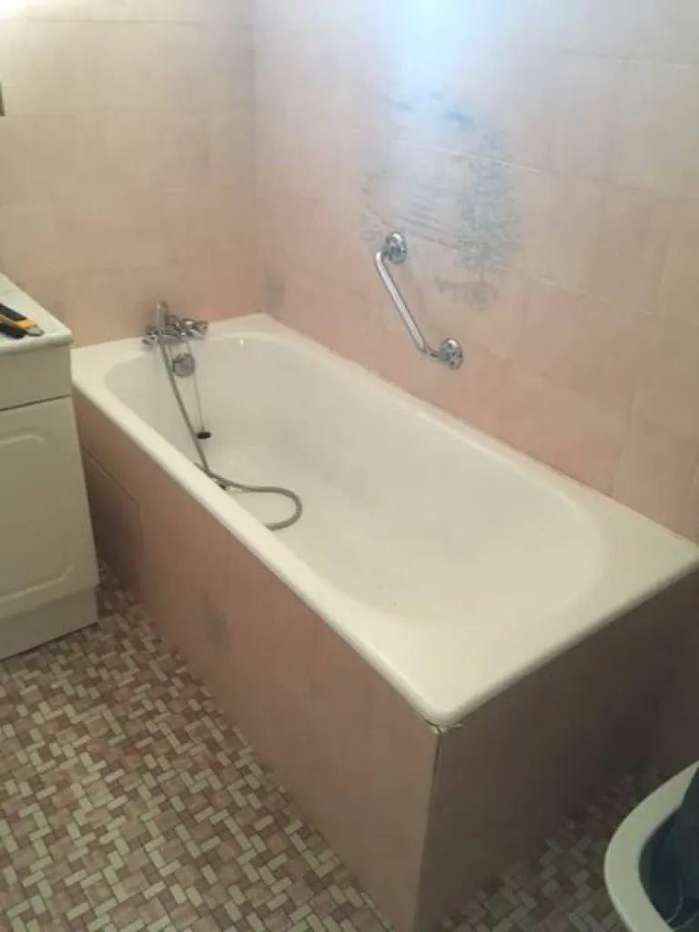 Remplacement d'une baignoire par douche sécurisée pour sénior à La Garde, Var (83)