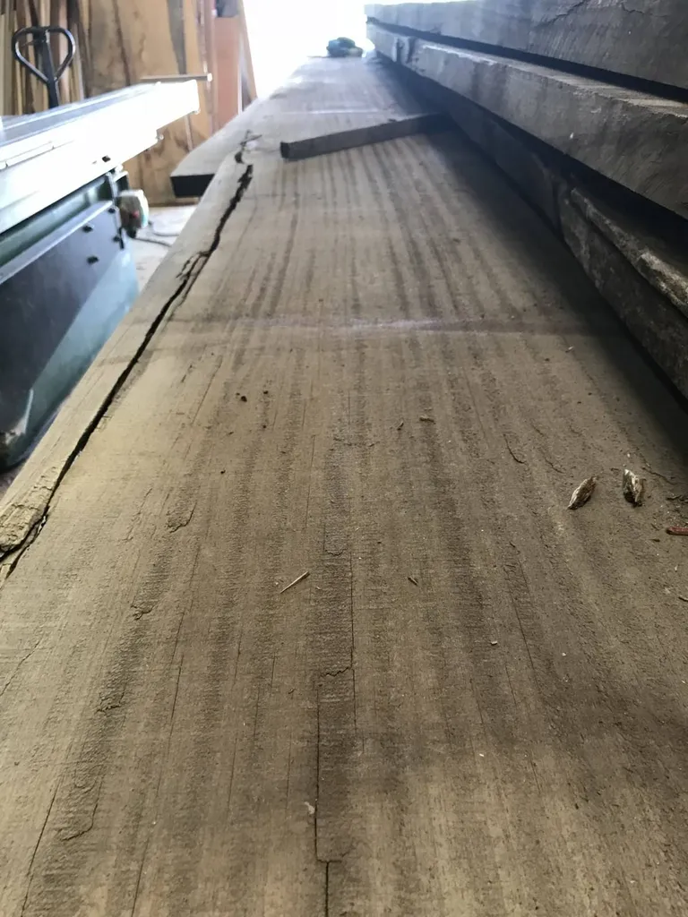 Réalisation d'une table par nos artisans menuisiers professionnels à Rousset 