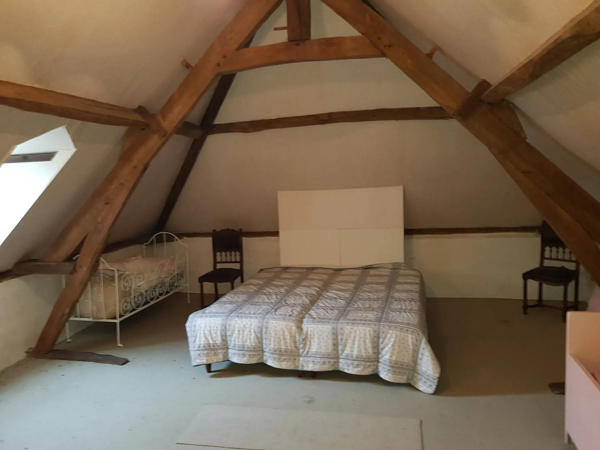 vend maison de caractère 2h30 de Paris avc 6 chambres, grand terrain et dépendances 76