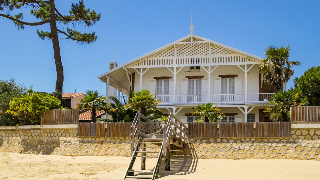 Rénovation complète maison bord de bassin à Andernos-les-Bains : restaurer une maison ostréicole en résidence de charme pour 130 000 euros