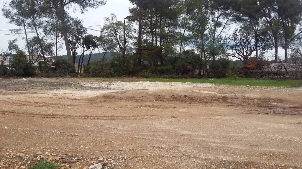 VENDU! Terrain de 550 m² à LA-LONDE-LES-MAURES