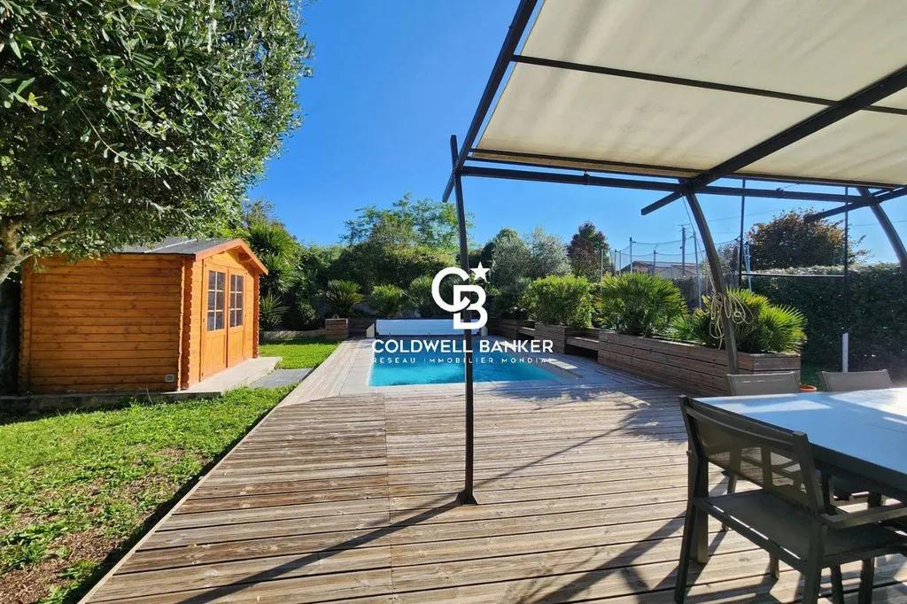 Maison à vendre à Pessac - contemporaine avec piscine et terrasse de 110 m²