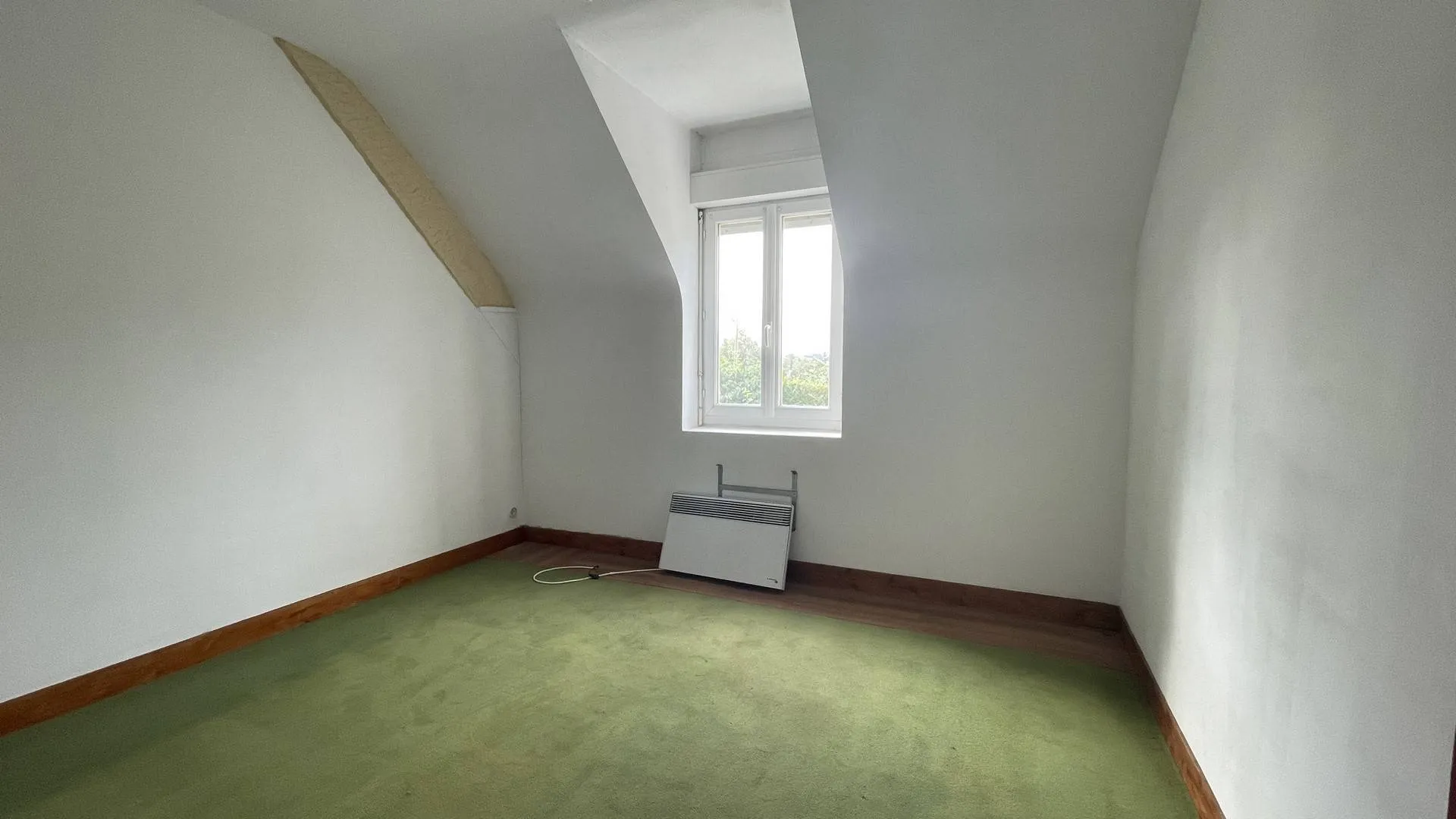 Longère en brique de 82,35 m², située sur un terrain de 338 m², à proximité des Grandes-Ventes et 30 minutes de Dieppe