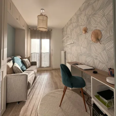 Appartement contemporain personnalisé à Biganos avec teintes sable et bleu, par l’Atelier D. architecte d’intérieur