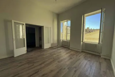 Acheter un appartement  de type 2/ 2 pieces à BORDEAUX dans le Quartier prisé des Chartrons 56M2 rénové dans un magnifique immeuble en pierre