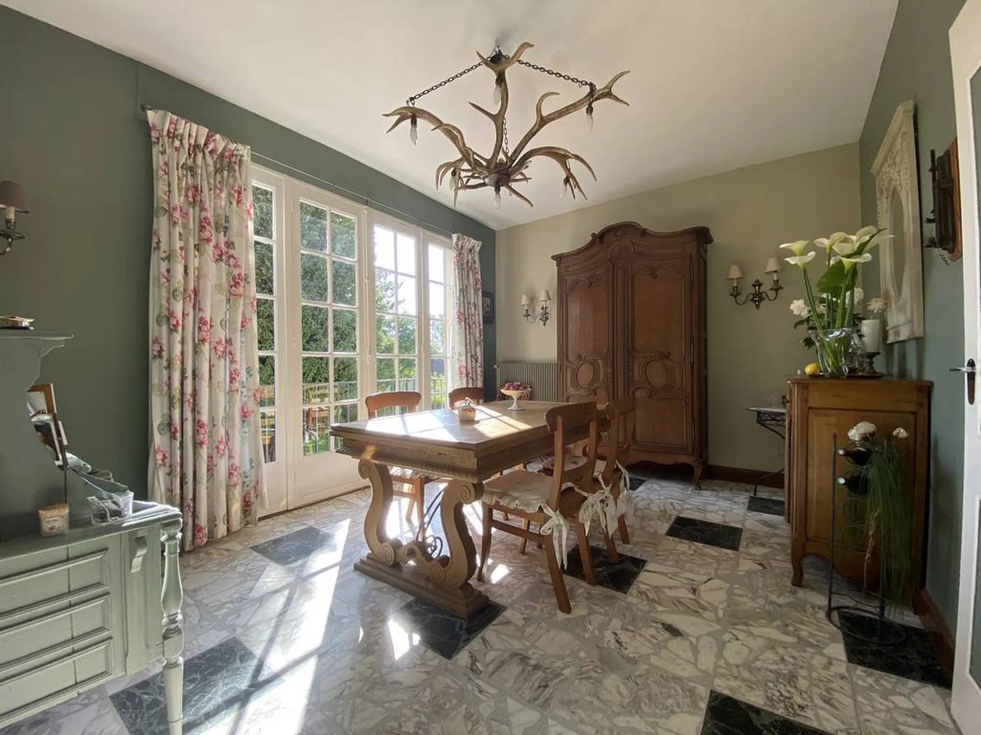 A vendre bien de plus de 250m², axe Dieppe-Amiens, proche de la gare