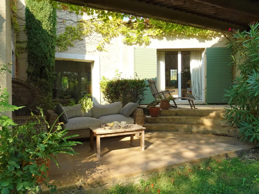 Avignon - Belle maison de plain-pied dans un écrin de verdure   