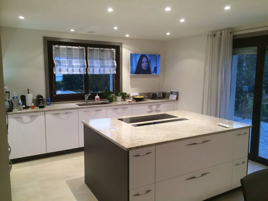 cuisine avec plan de travail granit saint priest