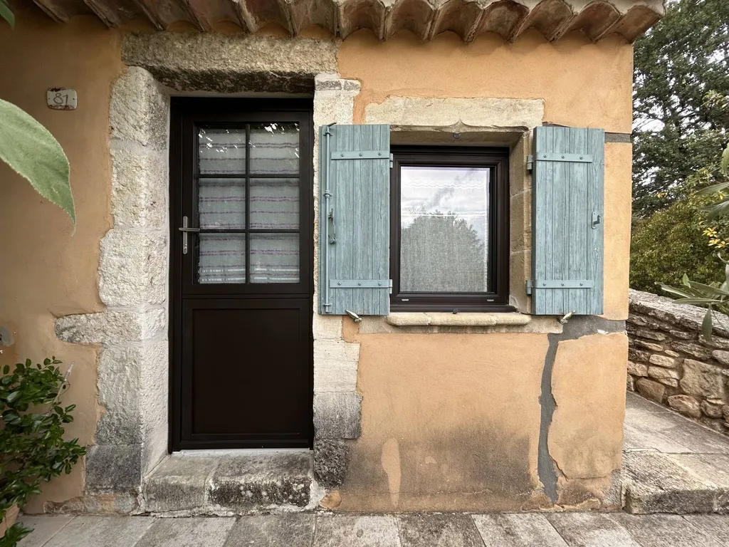 Remplacement d'anciennes menuiseries bois en aluminium à Gargas