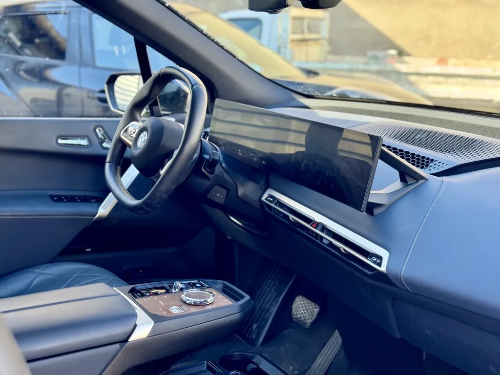 Réparation carrosserie BMW IX à Carnoux proche de Marseille