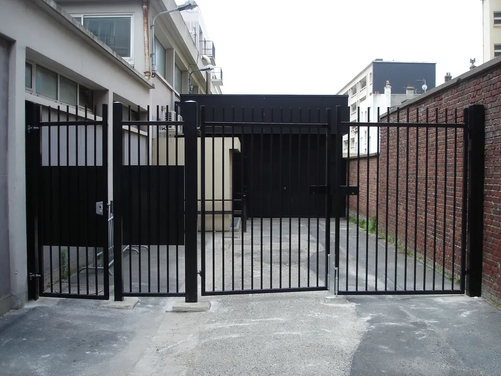 Installation de Portail de copropriété motorisé, Sécurisation d'accès et Fermetures collectives à Pont-l'Évêque dans le Calvados 14 et ses Alentours