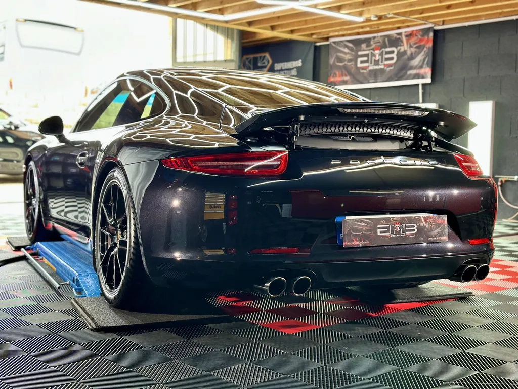 protection contre les rayures impacts film de protection PPF Lyon traitement céramique carosserie Porsche 911