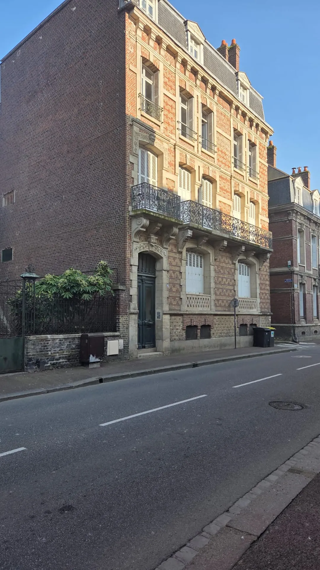 Appartement F3 de 77 m² à proximité immédiate de la plage