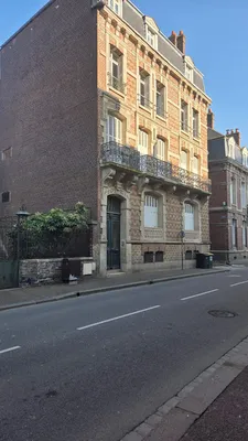 Appartement F3 de 77 m² à proximité immédiate de la plage