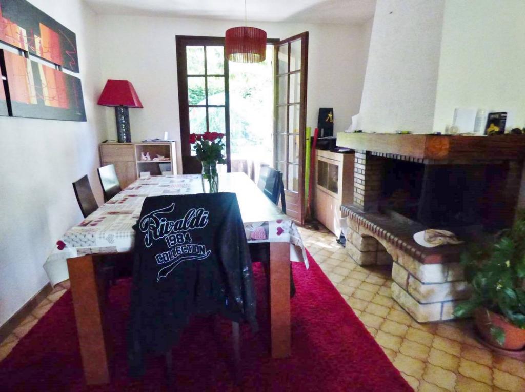 A acheter a 2 pas des ecoles et college de saint pierre les elbeuf