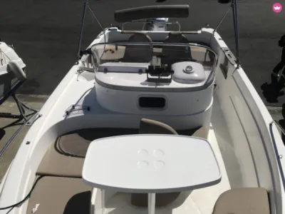 B2 Marine Cap Ferret 652 Open – Coque open spacieuse disponible en neuf à Six-Fours-les-Plages