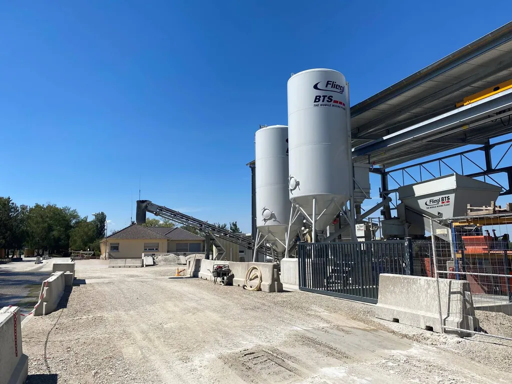 Voie d'accès à la Centrale à Béton Sec