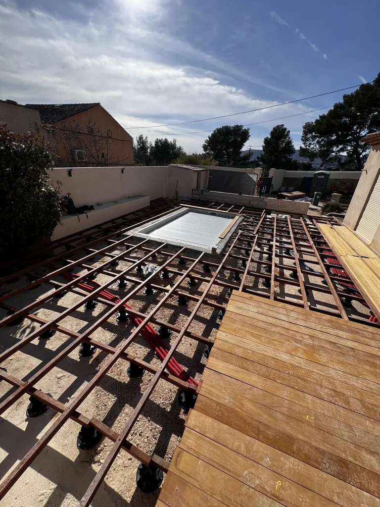 Création d’un terrain de boules, terrasse bois et aménagement paysager à La Ciotat