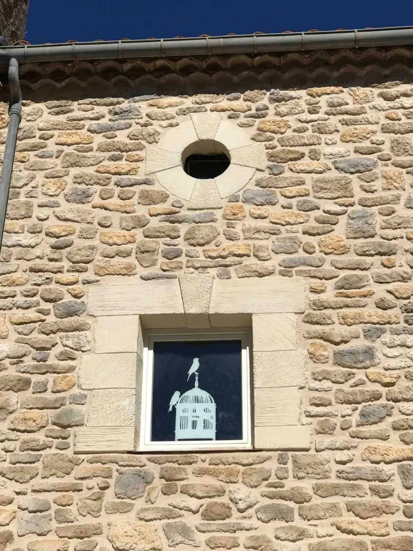  effectuer une façade en pierre naturelle a Agde dans l’Hérault 