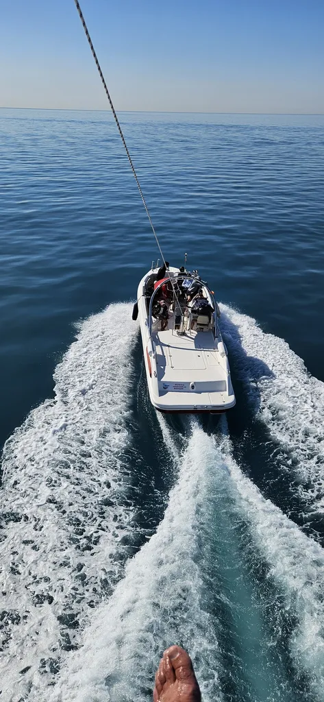 Activité nautiques bouée canapé parachute à Sanary proche de Six-Fours