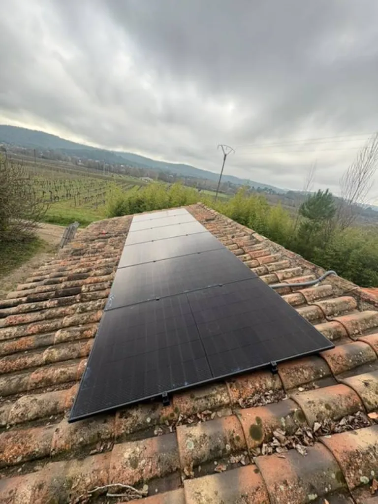 Installation de 6 panneaux solaires photovoltaïques à Aubagne  