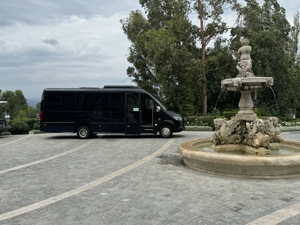 Tarifs transport en Bus ou Minibus avec Chauffeur Privé de la Gare TGV d'Aix-en-Provence à la Zone Industrielle des Milles