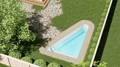 Piscine coque polyester Flip : mini-piscine triangulaire de moins de 10 m², design moderne et pratique. Installation rapide et devis gratuit aix en provence et alentours