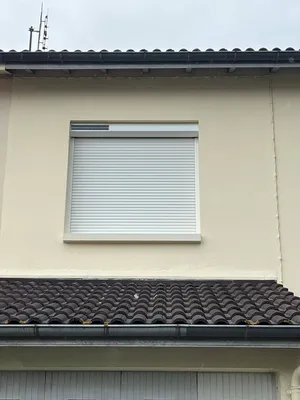 Rénovation sur la commune d'Eysines, pose de volets roulants solaires