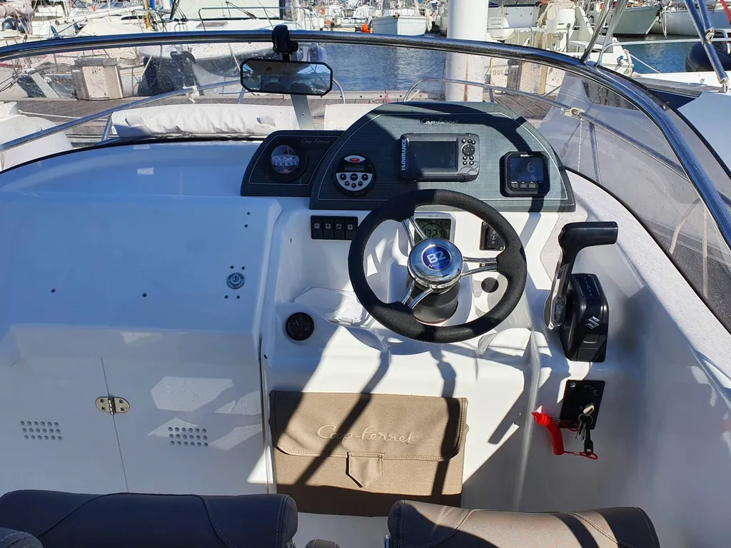 Day cruiser occasion B2 Marine à Bandol