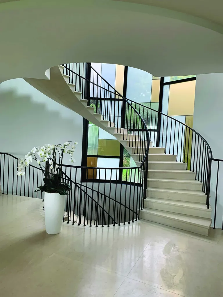 Marches et escaliers intérieurs 100% pierre naturelle