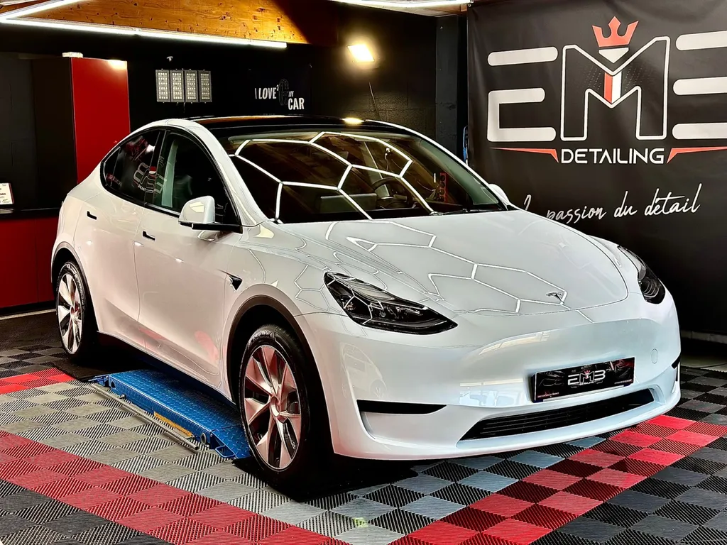 Protection carrosserie tesla model Y Lyon traitement céramique 