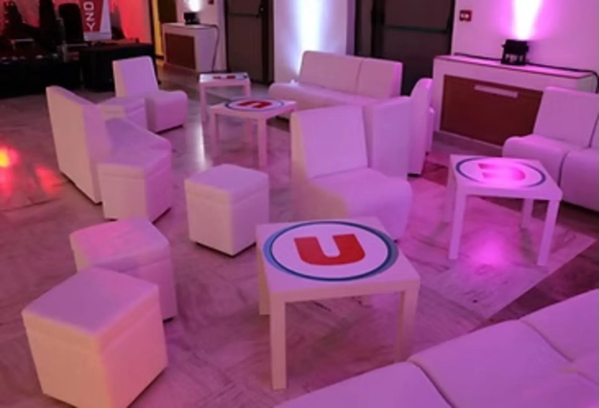 BANQUETTE CHAUFFEUSE LOUNGE BLANCHE