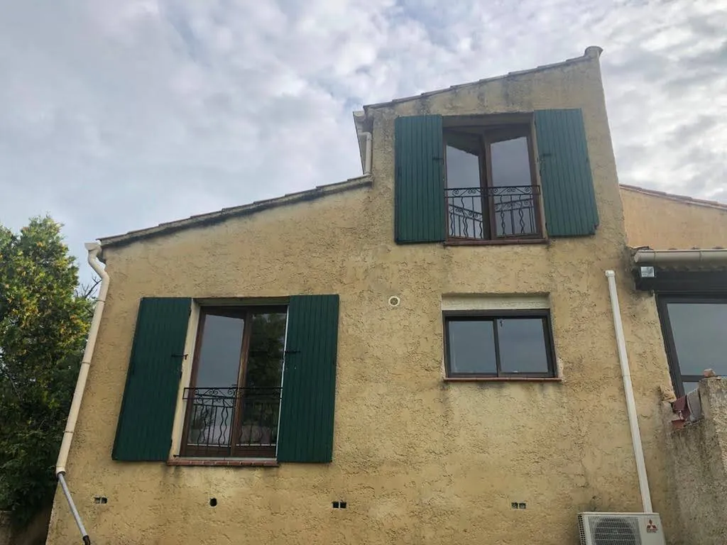 Remplacement de volets en bois par des volets en aluminium à Simiane-la-Rotonde (04)
