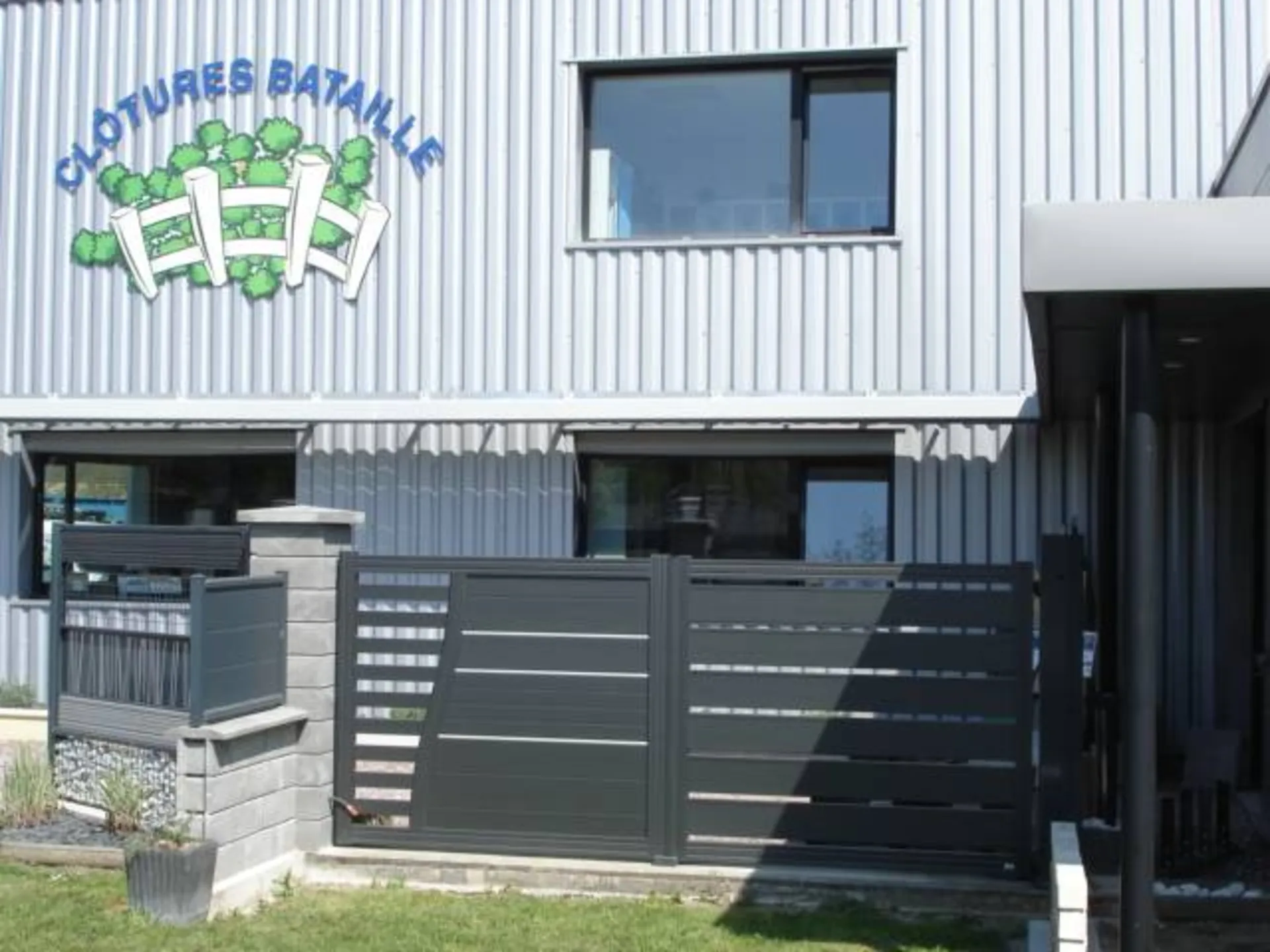 Installateur de portail Design et unique en NORMANDIE