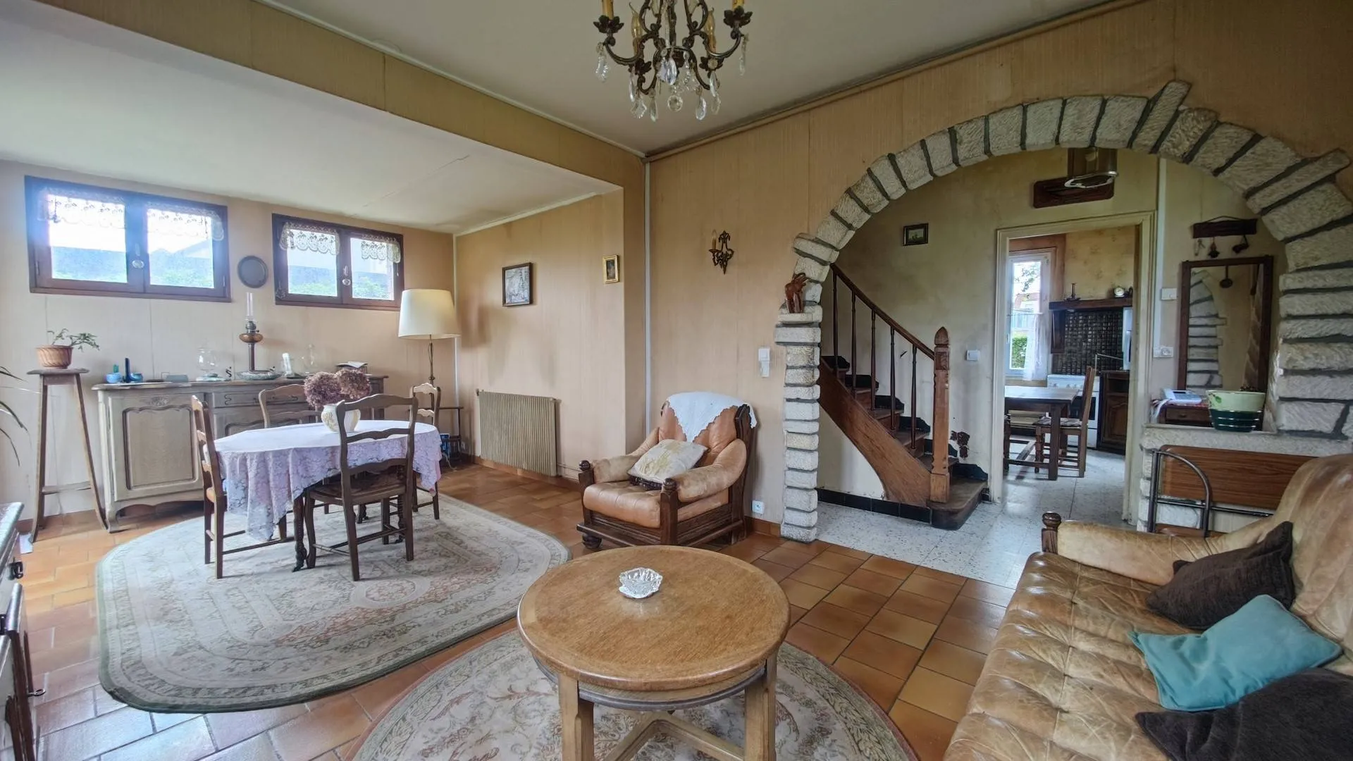 Maison de caractère à rafraichir proche commerces située au calme et à 2 minutes de la mer de Dieppe, en Seine-maritime (76)