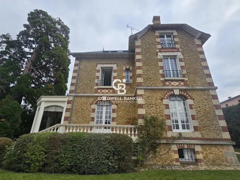 maison avec grand jardin et piscine en centre ville du mans