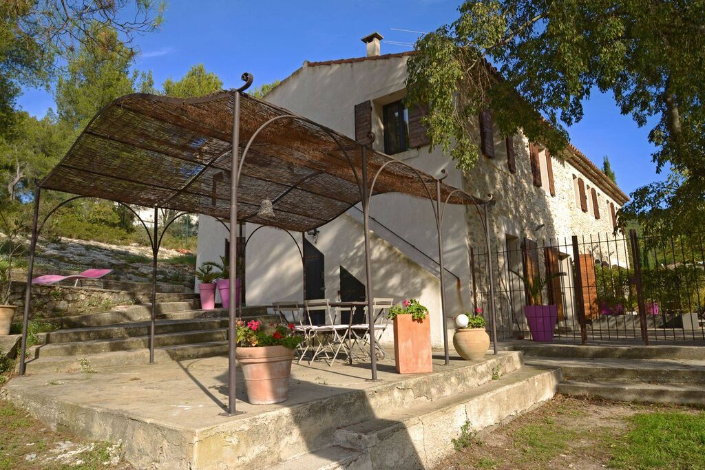 Cassis mas en pierres à vendre